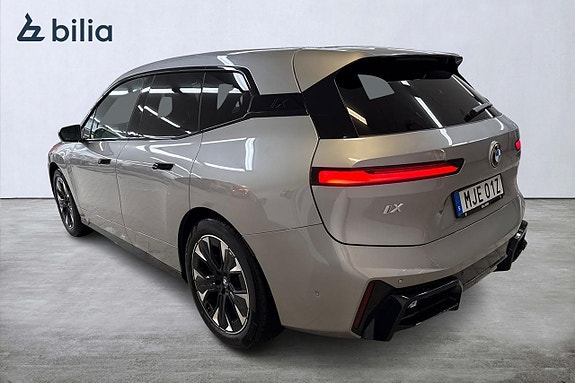 BMW iX 2 of 22