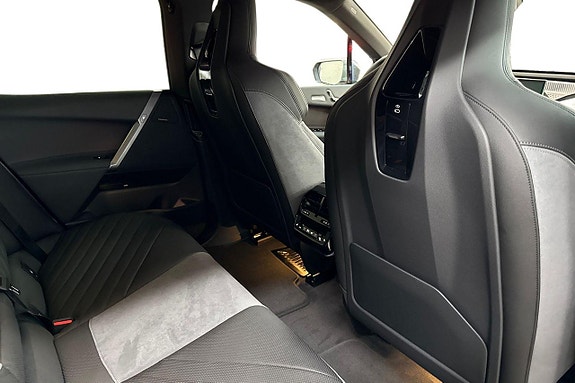 BMW iX 9 of 22