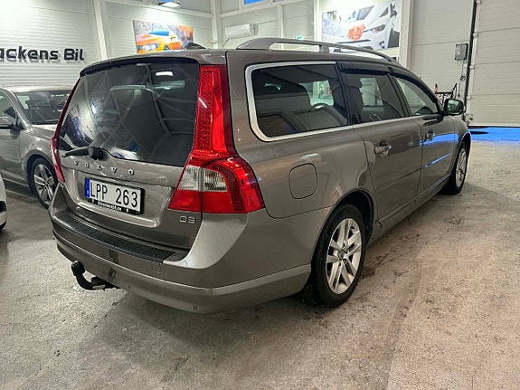 Volvo V70 6 of 17