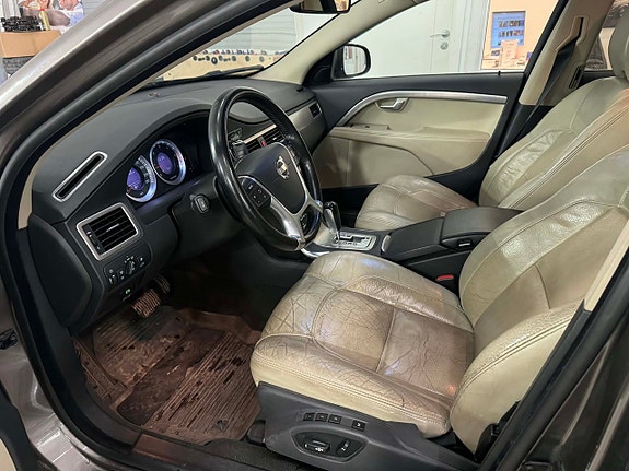 Volvo V70 7 of 17