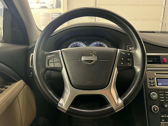 Volvo V70 10 of 17