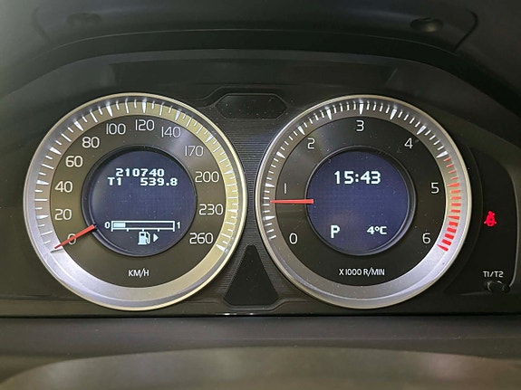 Volvo V70 11 of 17