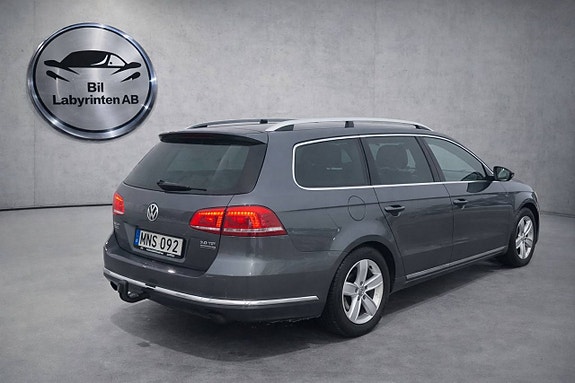 Volkswagen Passat 2 of 5