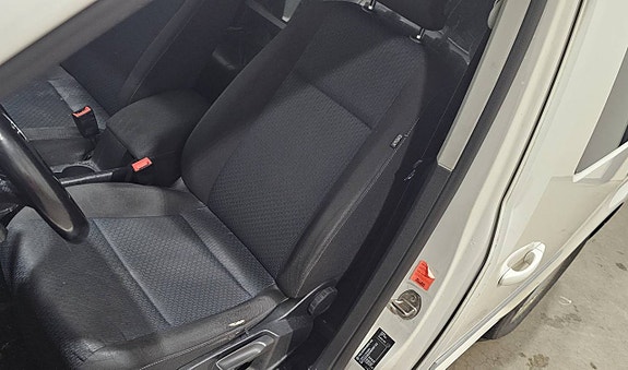 Volkswagen Caddy 7 of 19
