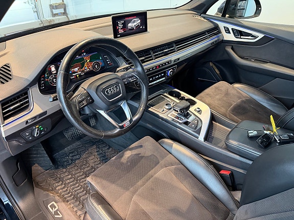 Audi Q7 8 of 15