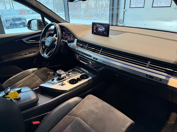 Audi Q7 12 of 15