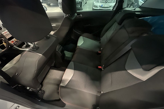 Peugeot 308 SW 9 of 11