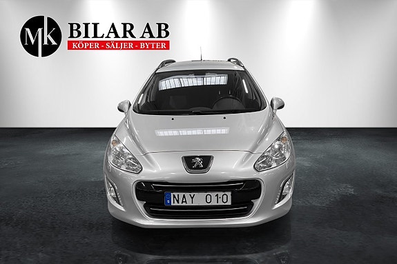 Peugeot 308 SW 2 of 5