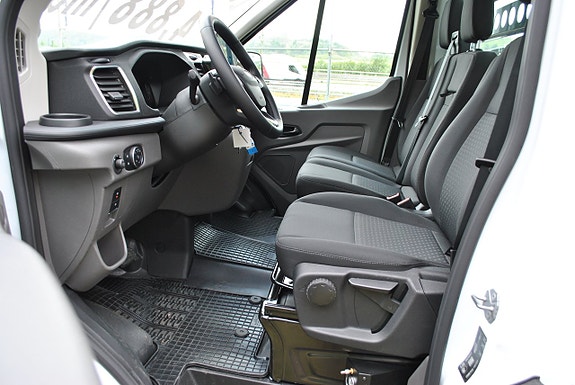 Ford Transit 13 of 23