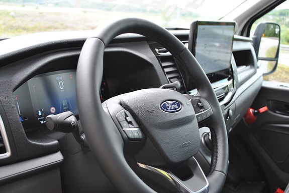 Ford Transit 21 of 23