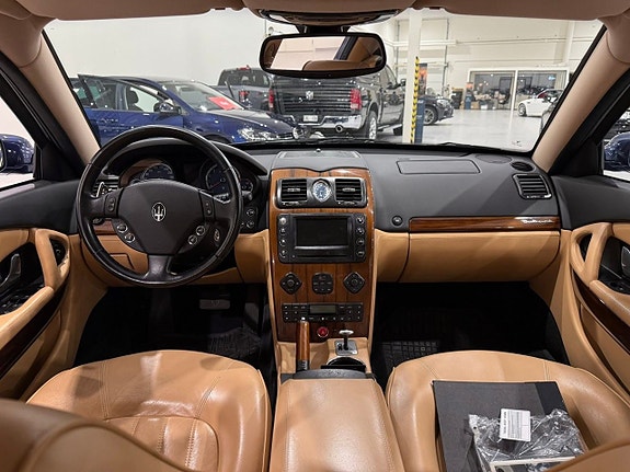 Maserati Quattroporte 21 of 27