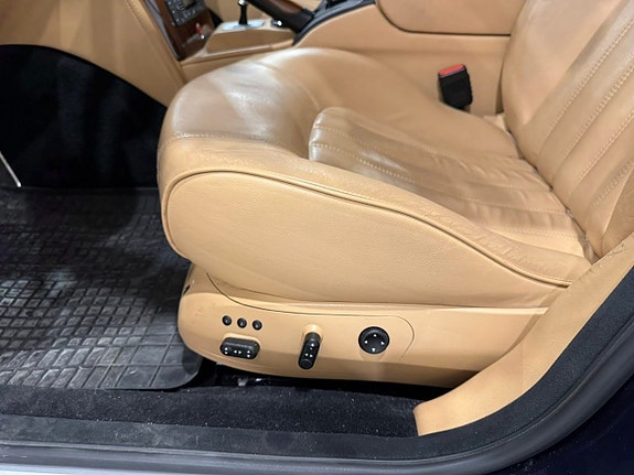 Maserati Quattroporte 20 of 27