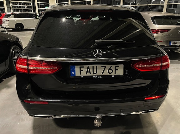 Mercedes-Benz E200 5 of 5