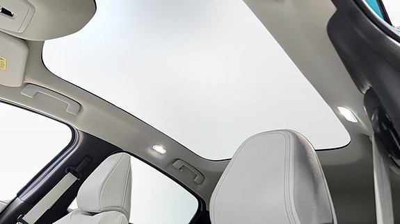 Nissan Leaf 13 of 16