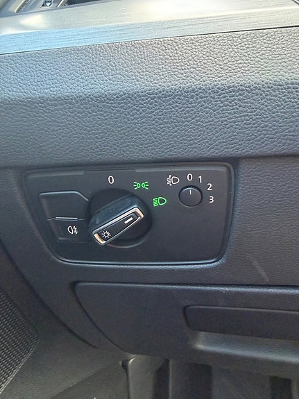 Volkswagen Passat 19 of 26
