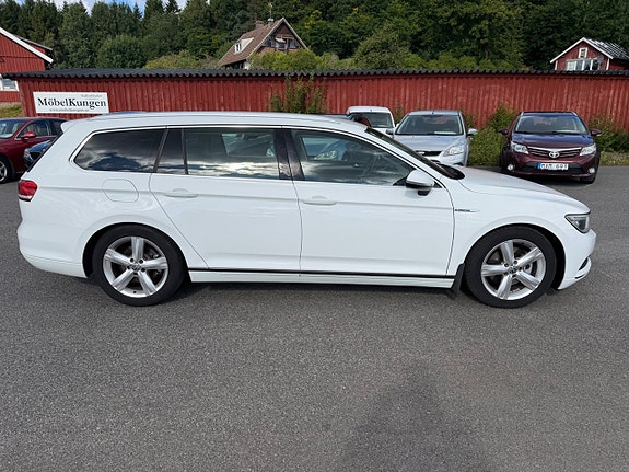 Volkswagen Passat 6 of 26
