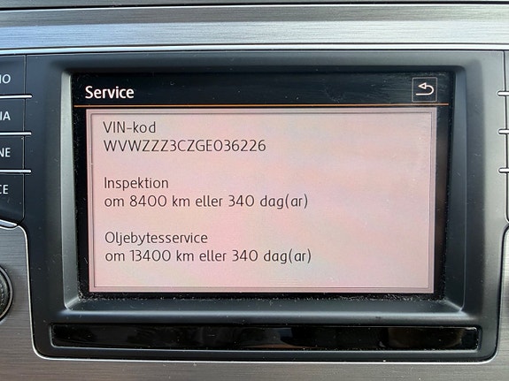 Volkswagen Passat 18 of 26