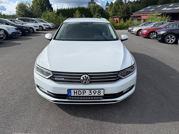 Volkswagen Passat 8 of 26