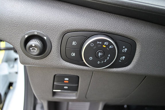 Ford Transit 19 of 21