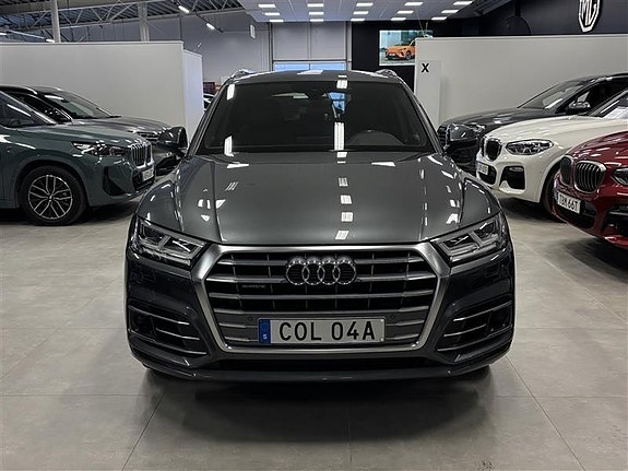 Audi Q5 2 of 5
