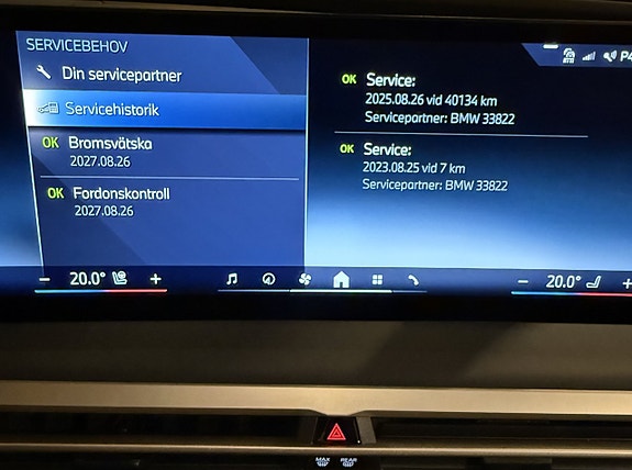 BMW iX 8 of 12