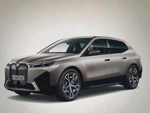 BMW iX 6 of 12