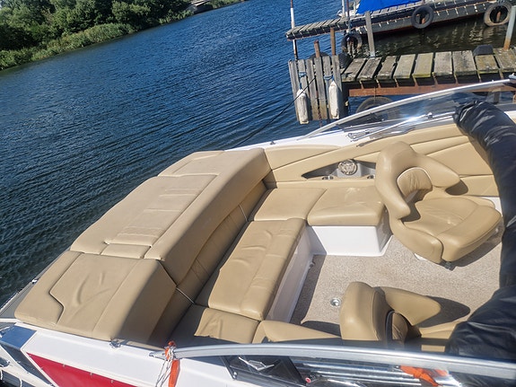 Glastron Gt 225 Ev byte bil, båtlån möjligt. 5 of 9