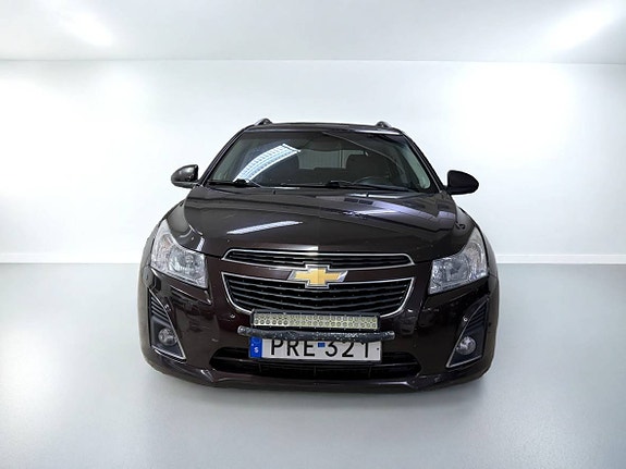 Chevrolet Cruze 2 of 5
