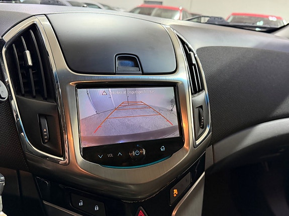 Chevrolet Cruze 14 of 18