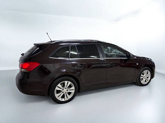 Chevrolet Cruze 8 of 18