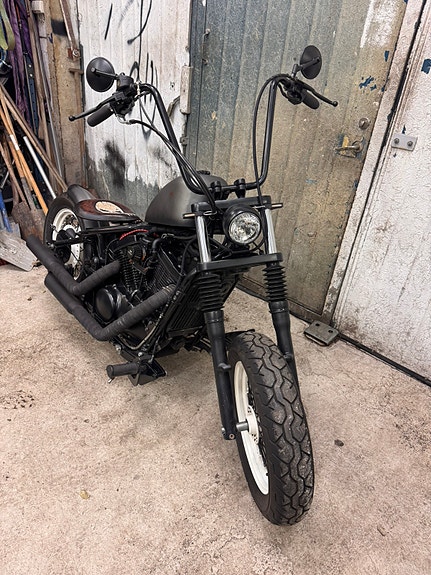 Kawasaki Vulcan 800 2 of 5