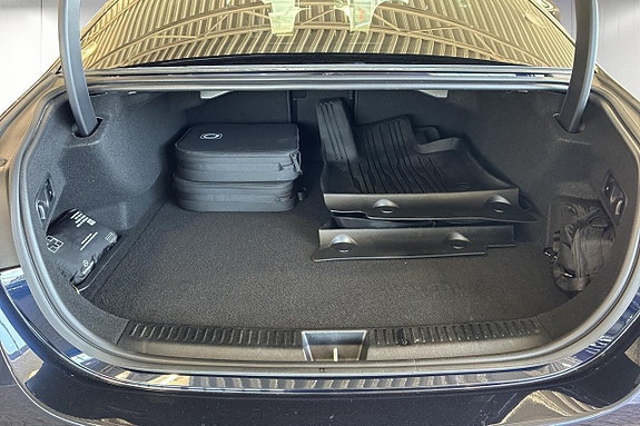 Mercedes-Benz E300 de 18 of 25