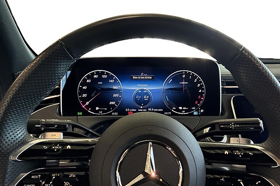Mercedes-Benz E300 de 21 of 25