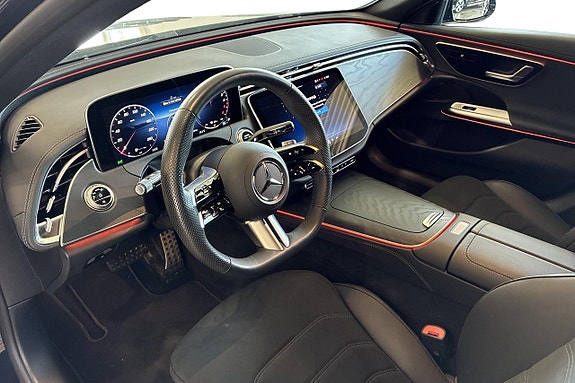 Mercedes-Benz E300 de 23 of 25