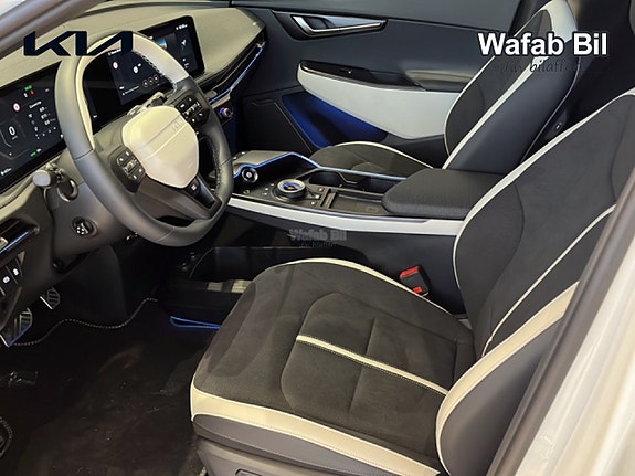 Kia EV6 8 of 15