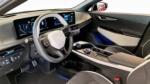 Kia EV6 8 of 12