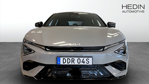 Kia EV6 2 of 12