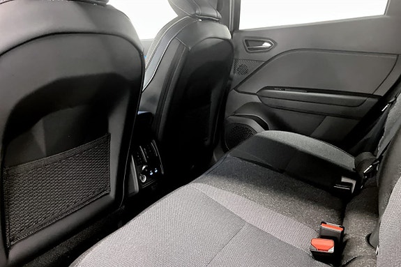 Renault Captur 8 of 9