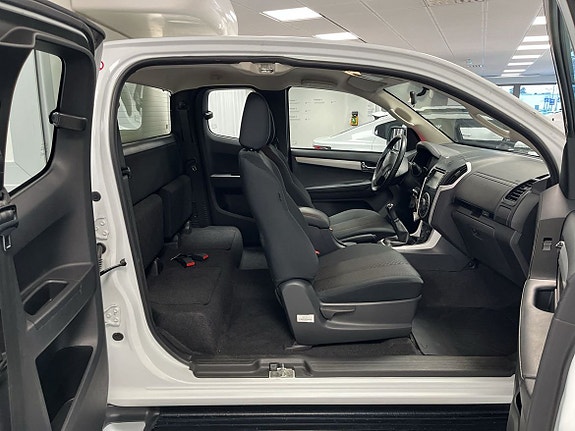 Isuzu D-max 7 of 16