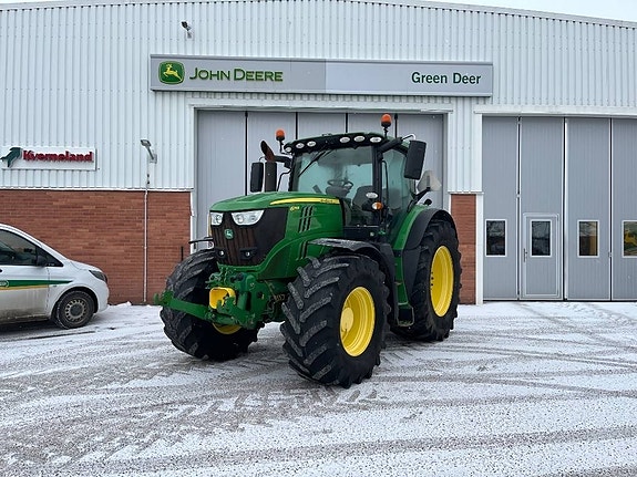 John Deere 6215 R
