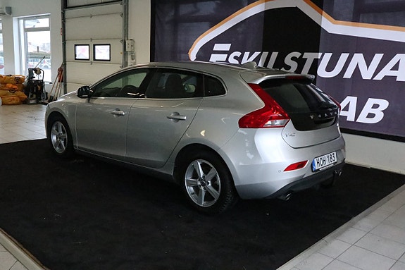 Volvo V40 3 of 5