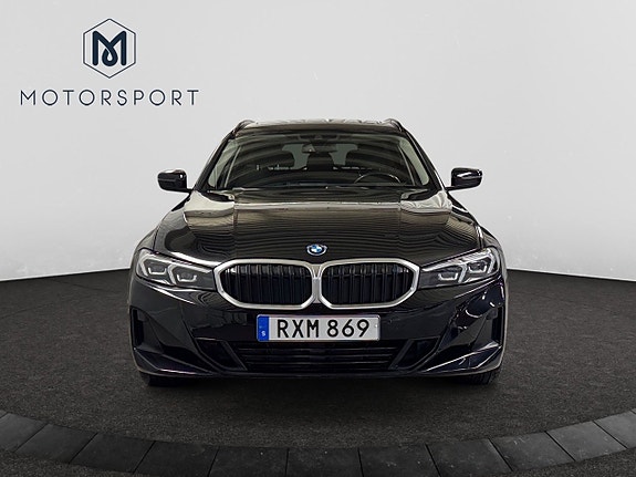 BMW 330e 12 of 27