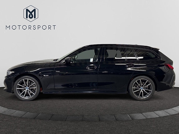 BMW 330e 3 of 5