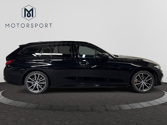 BMW 330e 10 of 27