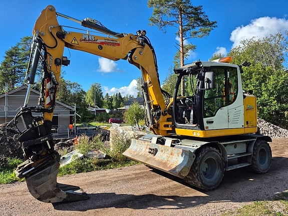 Liebherr A 910 Compact -19 BM lyft / kärra