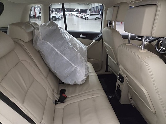 Volkswagen Tiguan 5 of 10