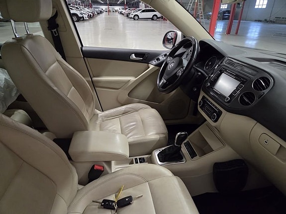 Volkswagen Tiguan 4 of 10