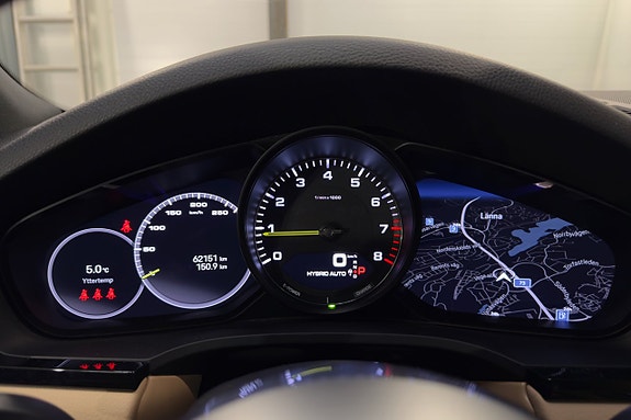 Porsche Cayenne 15 of 27
