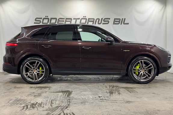 Porsche Cayenne 5 of 5