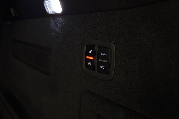 Porsche Cayenne 8 of 27